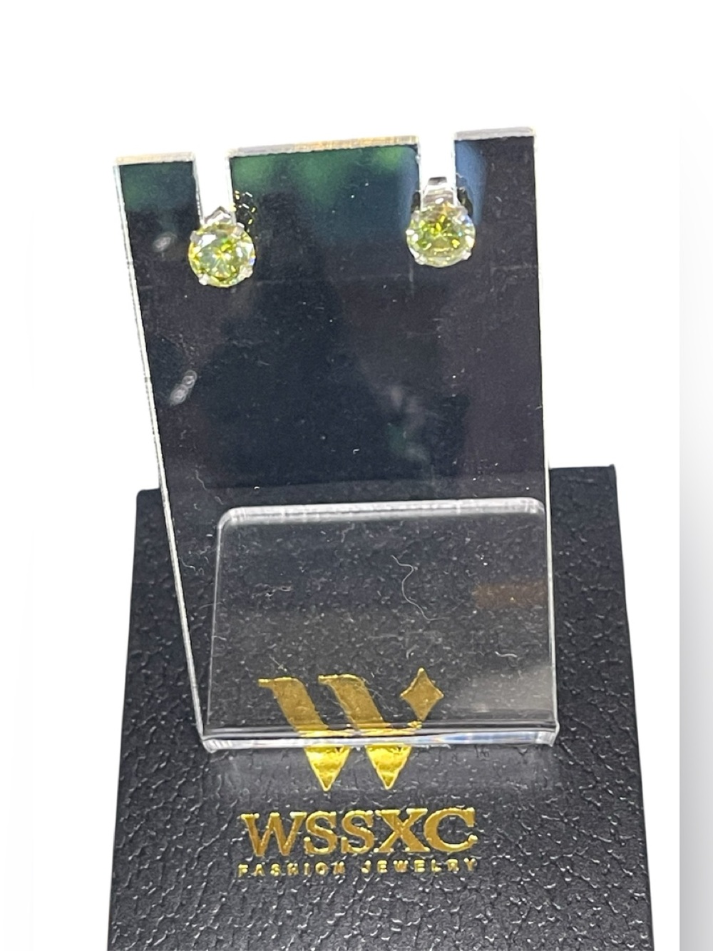 NIB yellow studs earrings set